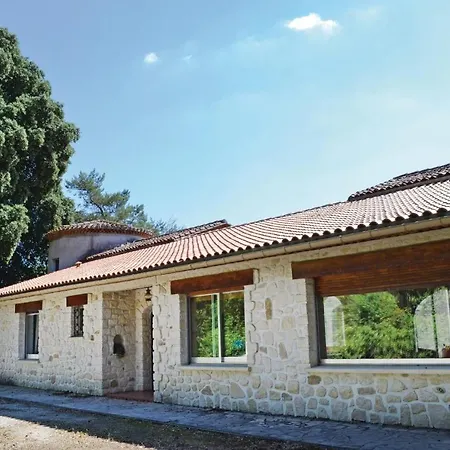 Hébergement de vacances Awesome In Sers With Kitchen Sers (Charente)